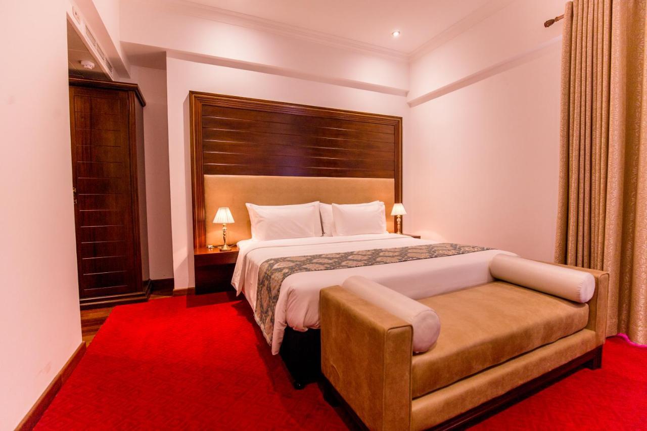 ทริลเลียม บูทิก ซิตี้ โฮเต็ล โคลอมโบ Hotel ภายนอก รูปภาพ