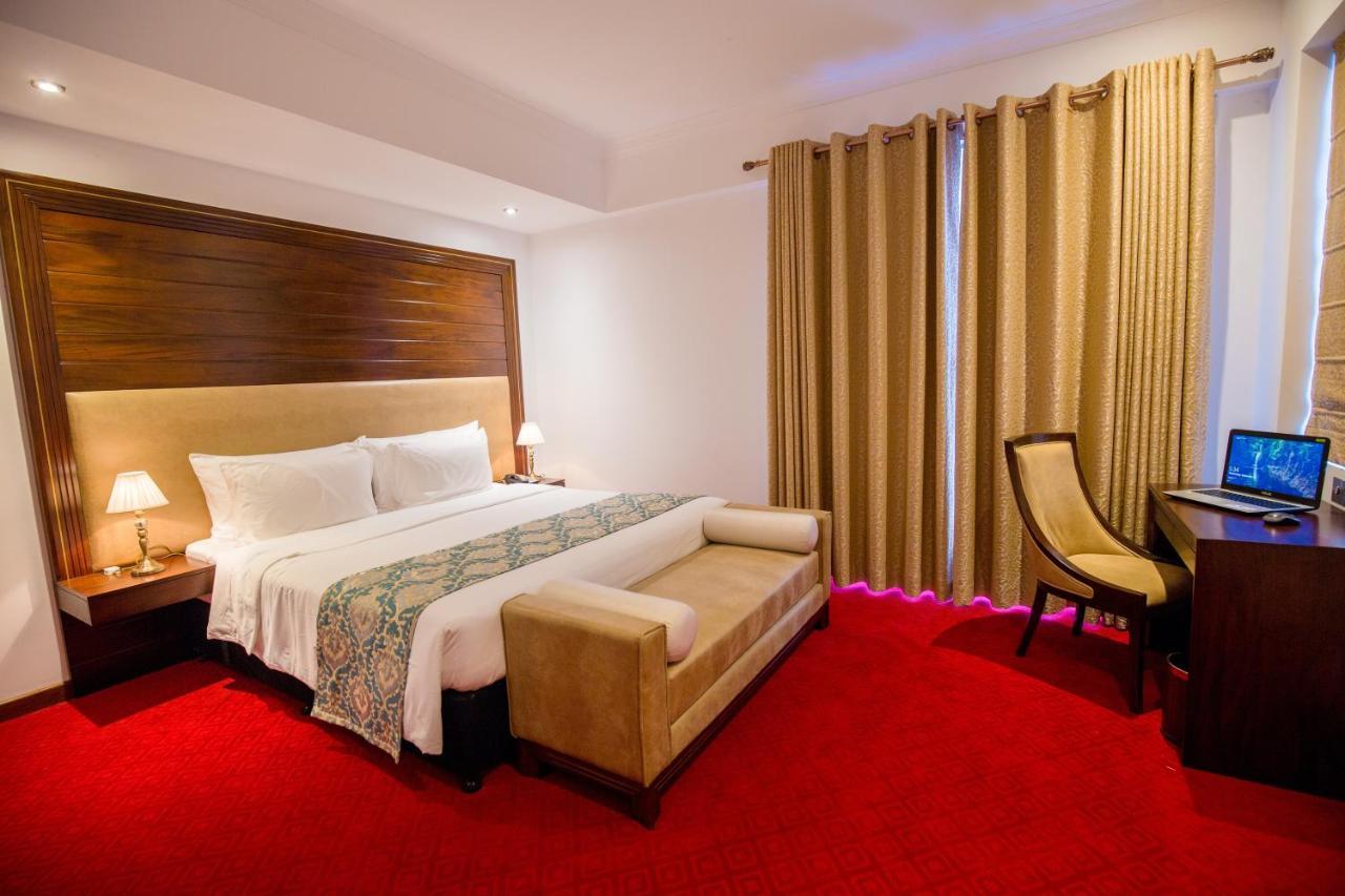 ทริลเลียม บูทิก ซิตี้ โฮเต็ล โคลอมโบ Hotel ภายนอก รูปภาพ