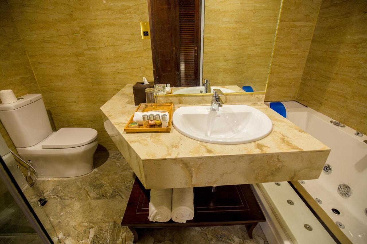 ทริลเลียม บูทิก ซิตี้ โฮเต็ล โคลอมโบ Hotel ภายนอก รูปภาพ