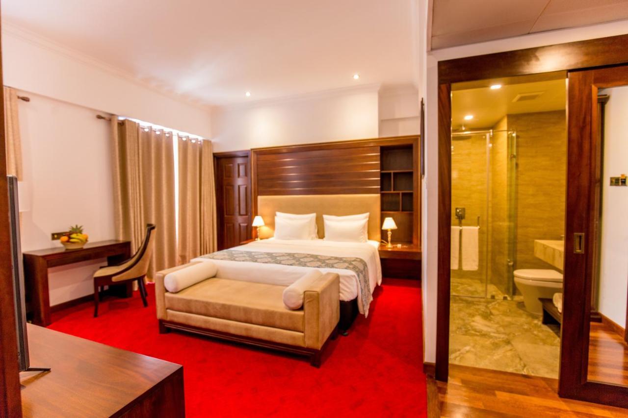 ทริลเลียม บูทิก ซิตี้ โฮเต็ล โคลอมโบ Hotel ภายนอก รูปภาพ