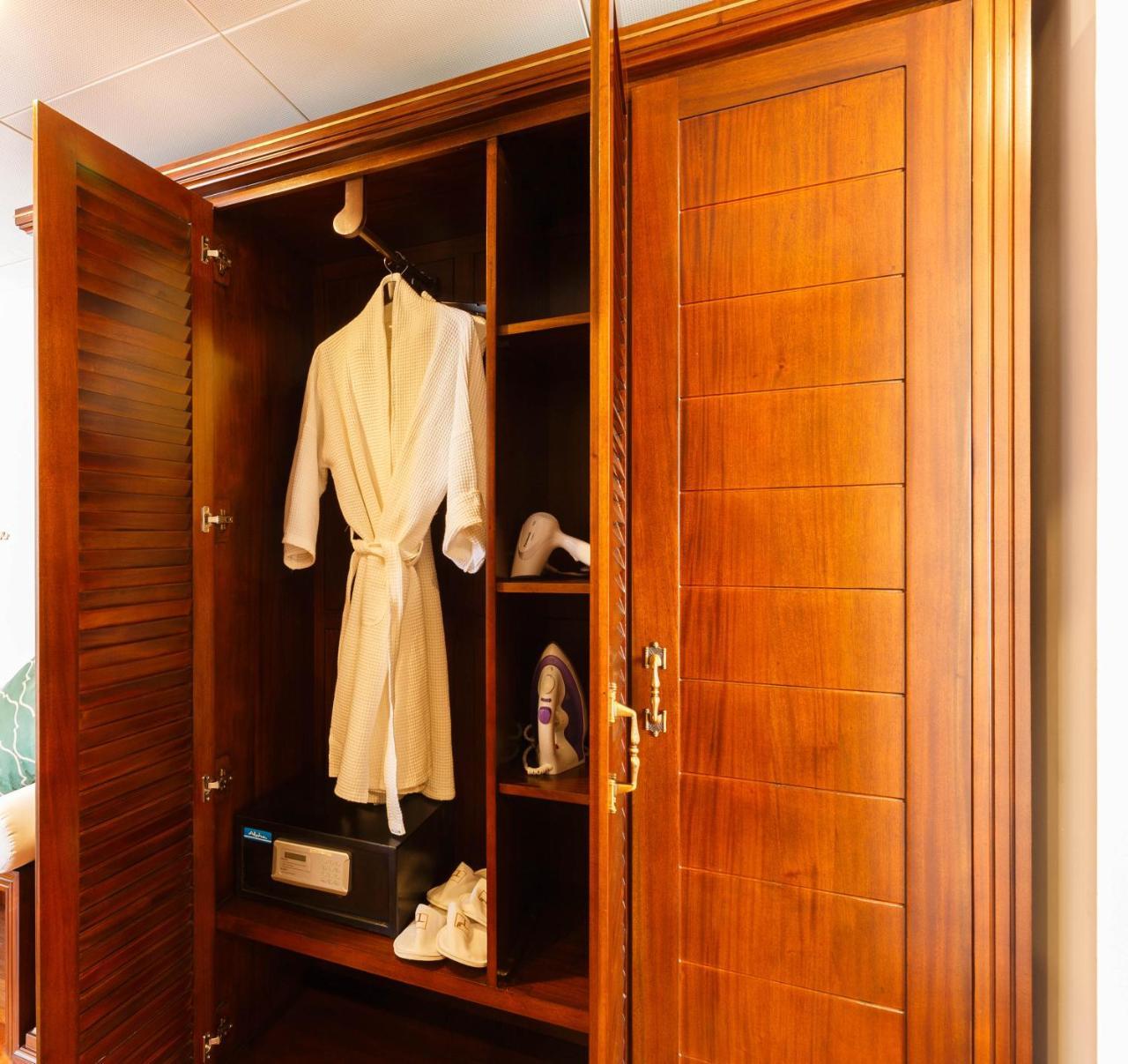 ทริลเลียม บูทิก ซิตี้ โฮเต็ล โคลอมโบ Hotel ภายนอก รูปภาพ